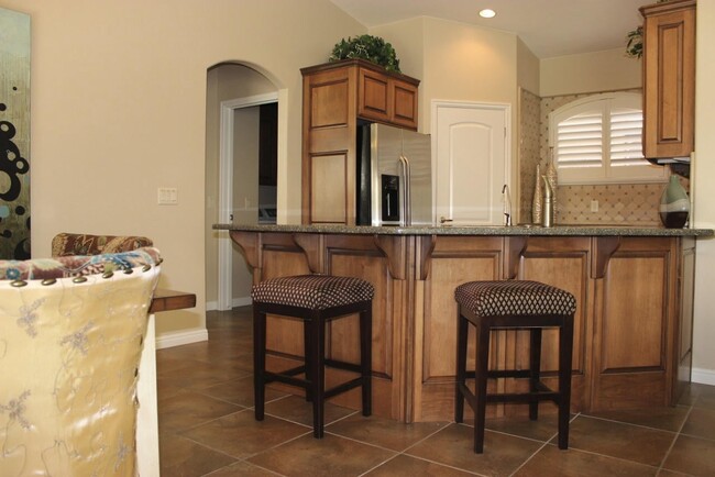 Building Photo - 4571 High Park Dr