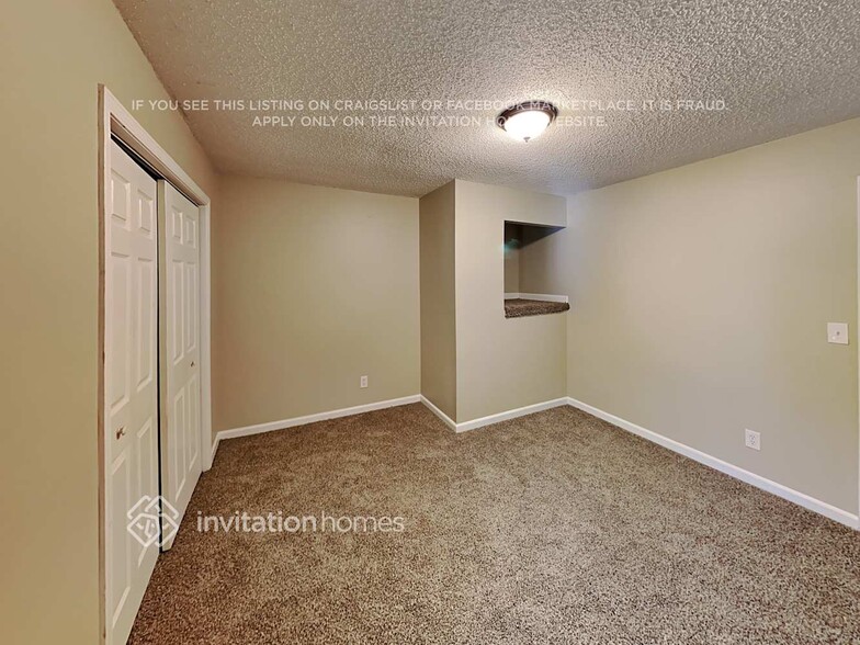 Building Photo - 2057 Kinridge Ct