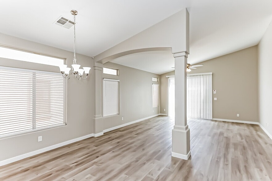 Building Photo - 1935 Tanner Valley Cir