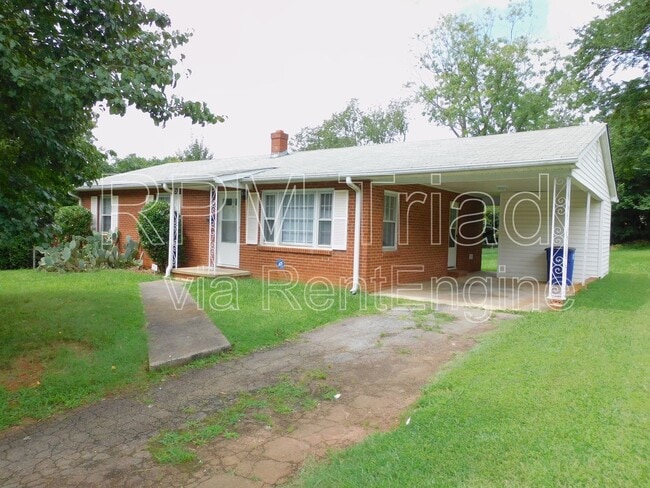 Primary Photo - 661 Hartman St