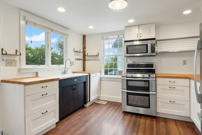 Building Photo - 624 Quinnipiac Ave