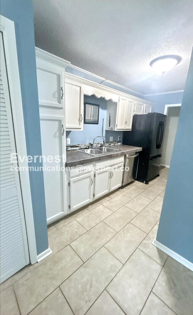 Building Photo - 710 Autumnbrook Cir
