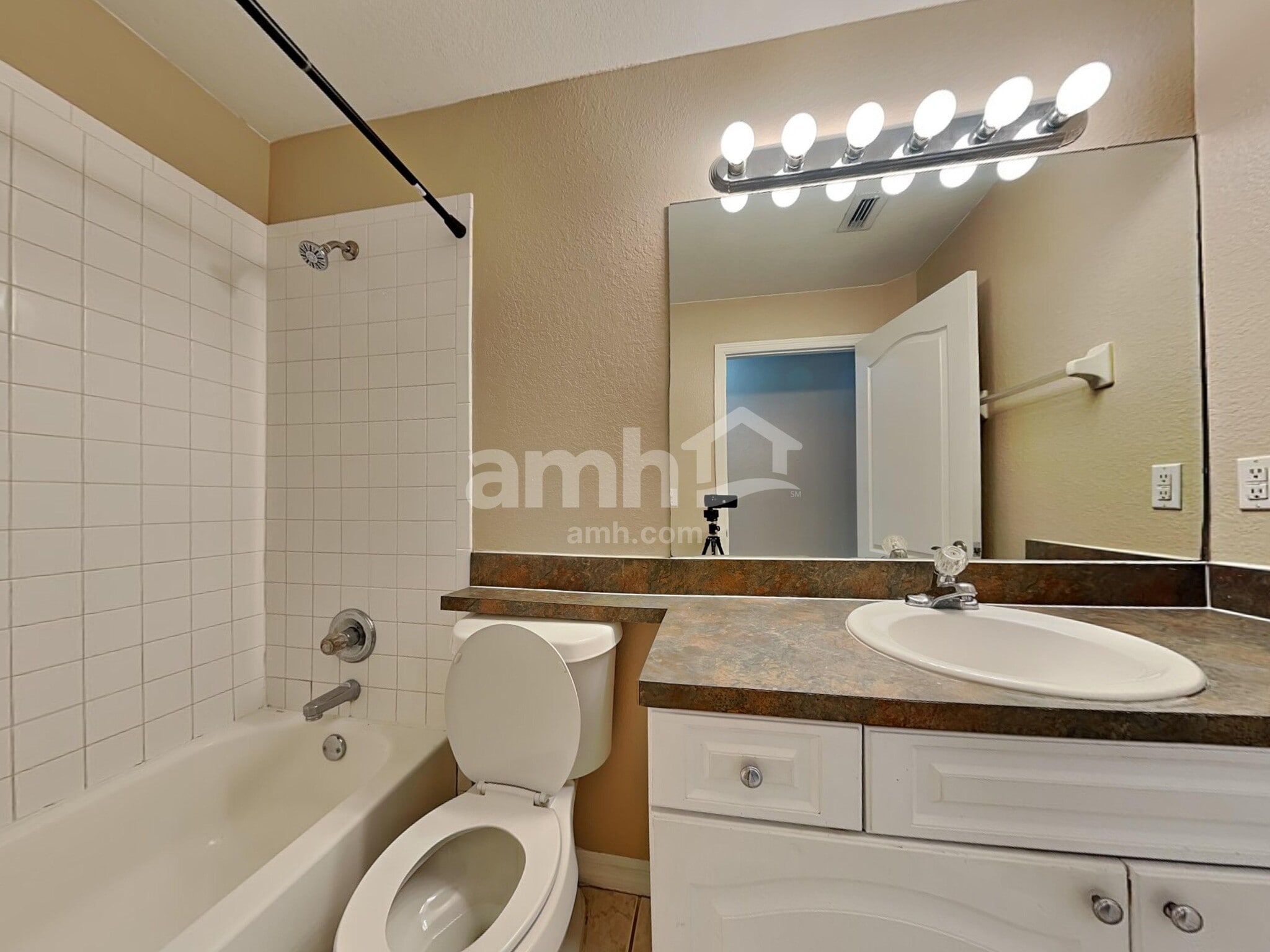 Building Photo - 5817 Mohr Loop