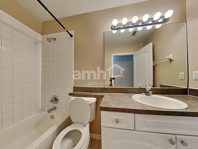 Building Photo - 5817 Mohr Loop