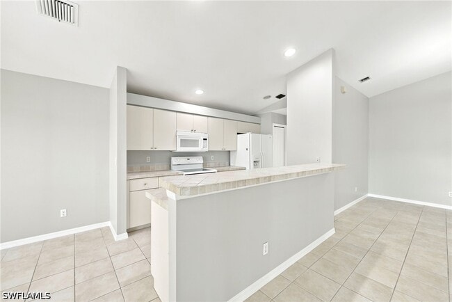 Building Photo - 25925 Pebblecreek Dr