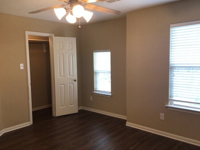 Building Photo - 1022 Yorkshire Hollow Ln