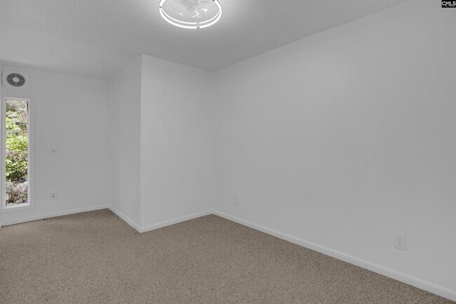 Building Photo - 301 Harbor Heights Dr