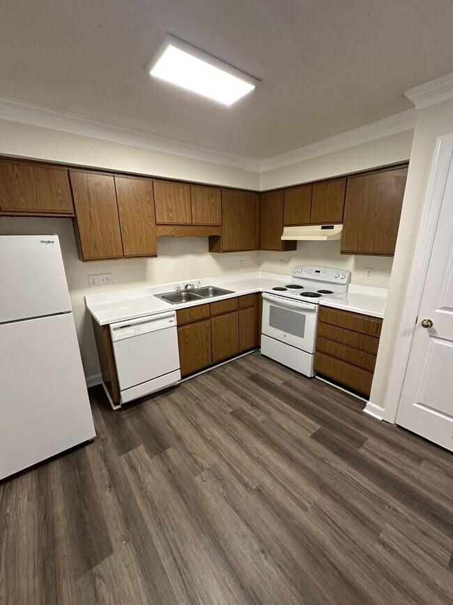 Building Photo - 2 Bedroom 2 Bathroom Condo!