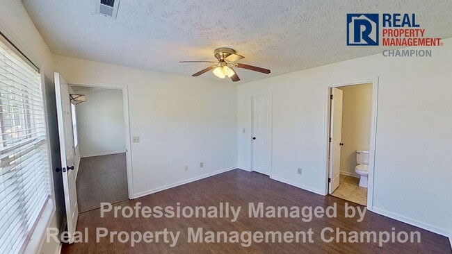 Building Photo - Freshly Updated 3 BD/2 BA Home with Garage, Fenced Yard Near Smith Creek Park