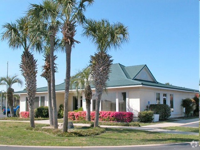 Building Photo - Sugarloaf Luxury Apartments