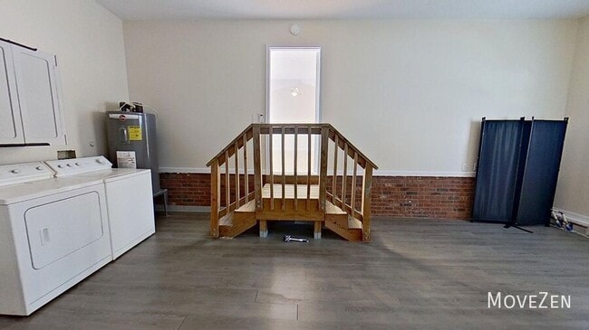 Building Photo - 903 Balfoure Dr