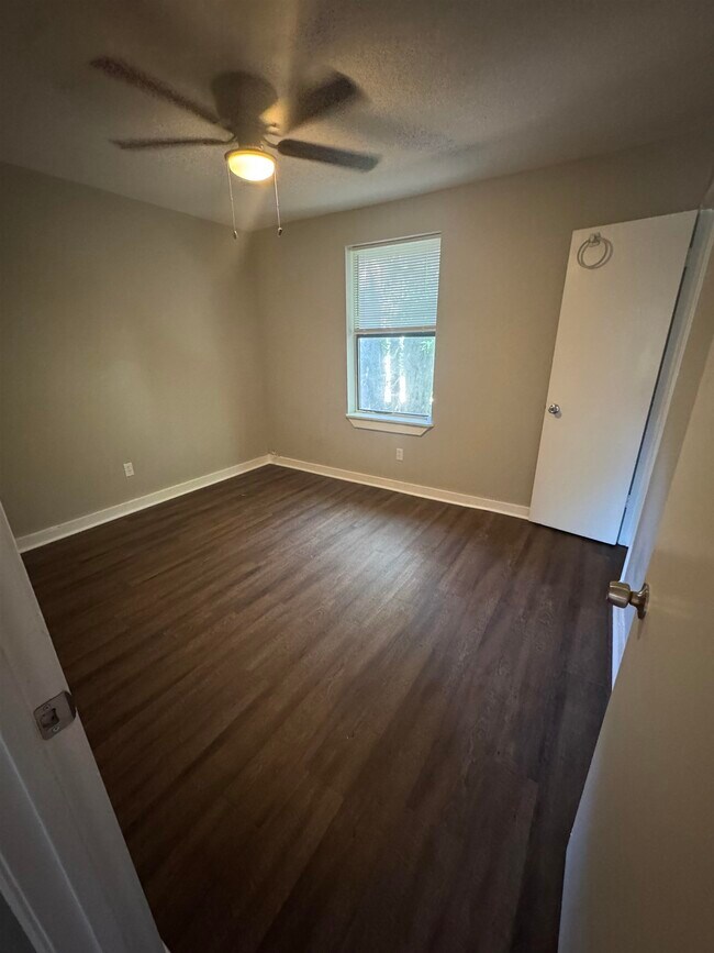 Building Photo - 3280 Nekoma Ln