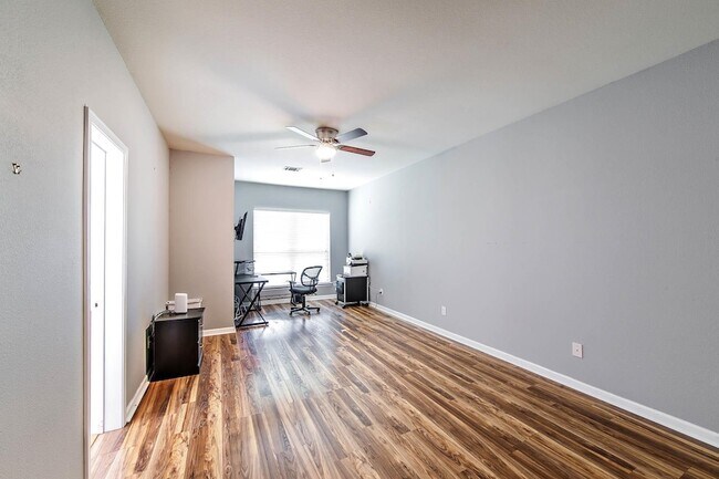Building Photo - 26286 Poplar Glen Dr