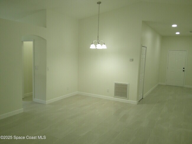 Building Photo - 4049 Wilkes Dr