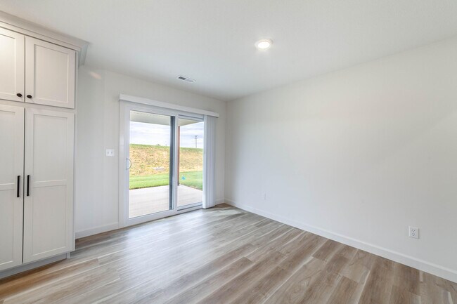 Building Photo - 4604 Estacada Dr