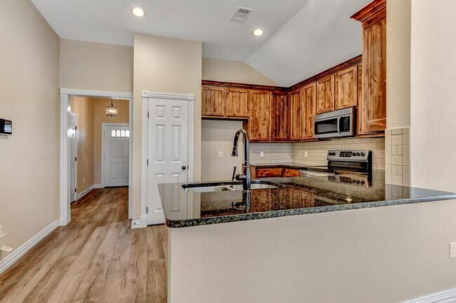 Building Photo - 244 Cottonwood St
