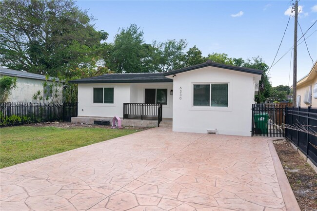 Building Photo - 6330 SW 27th St