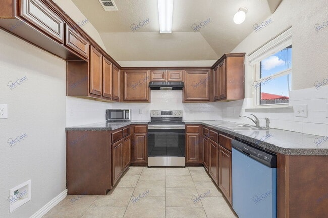 Building Photo - 8412 Weeping Cherry Ln