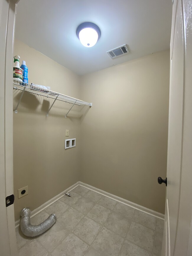 Laundry Room - 106 Great Pine Ln