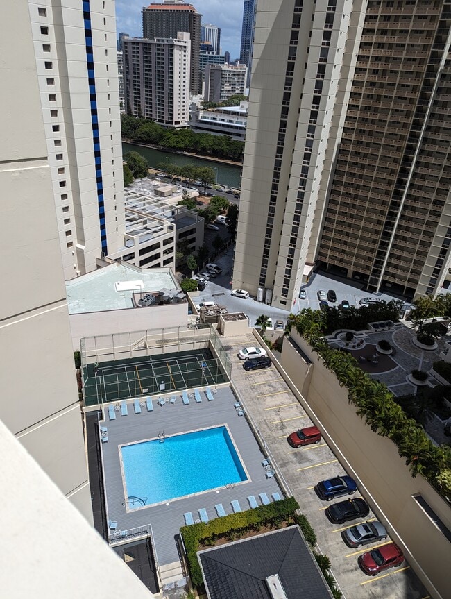 Building Photo - 469 Ena Rd