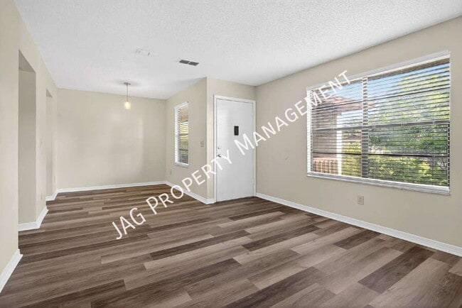 Building Photo - 482 Bentwood Ln