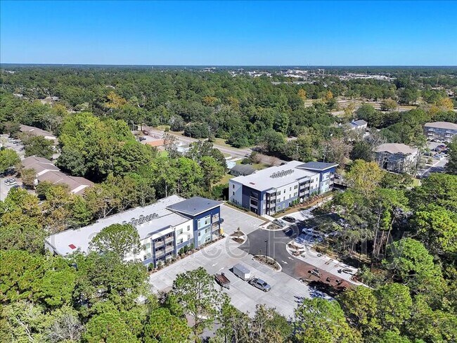 Building Photo - 610 S Kerr Ave