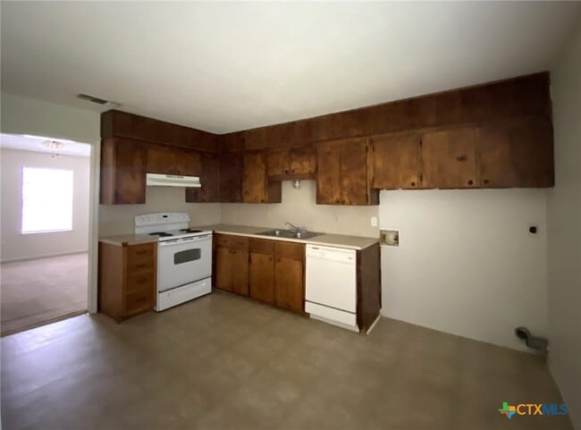 Building Photo - 4800 Rainbow Cir