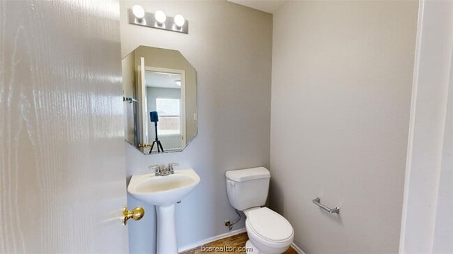 Building Photo - 15214 Meredith Ln