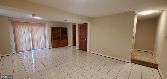 Building Photo - 106 Lindenridge Road