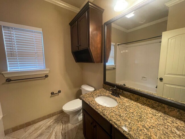 Building Photo - North Bossier Beauty in Tiburon Subdivision