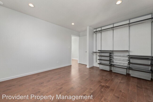 Building Photo - 2 br, 1.5 bath House - 127 N. 9th Street