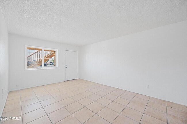 Building Photo - 1815 N Spring