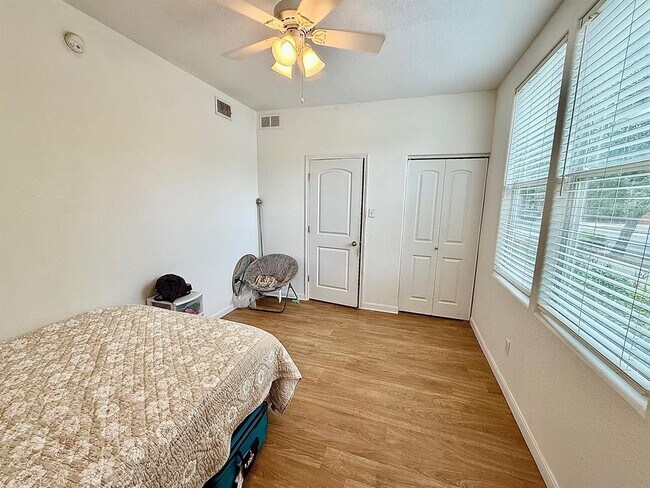 Building Photo - 506 Shadow Point