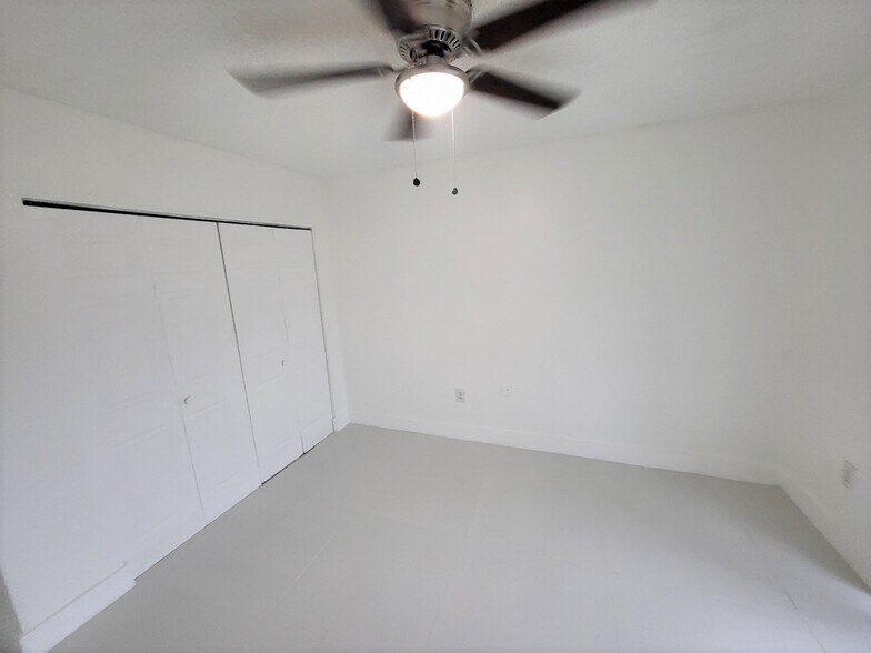 Building Photo - 17160 SW 94th Ave