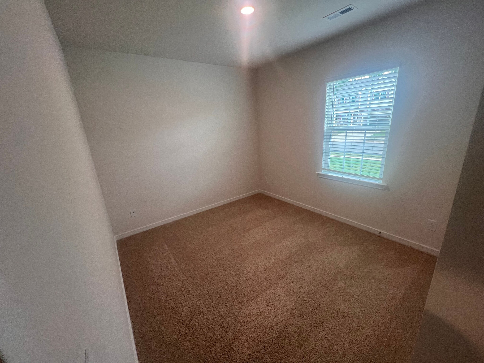 Building Photo - Room in House on Cramer Crk Dr