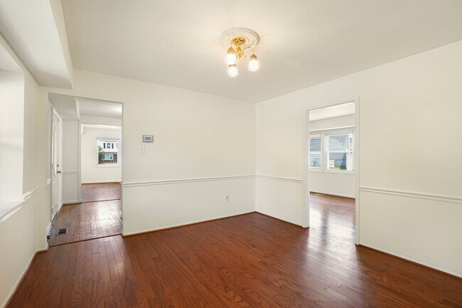 Building Photo - A 4 BEDROOM 2.5 BATH DREAM COME TRUE IN POINTER RIDGE AT COLLINGTON!