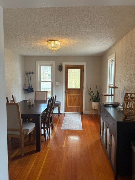 Building Photo - 1016 E Highland Pl