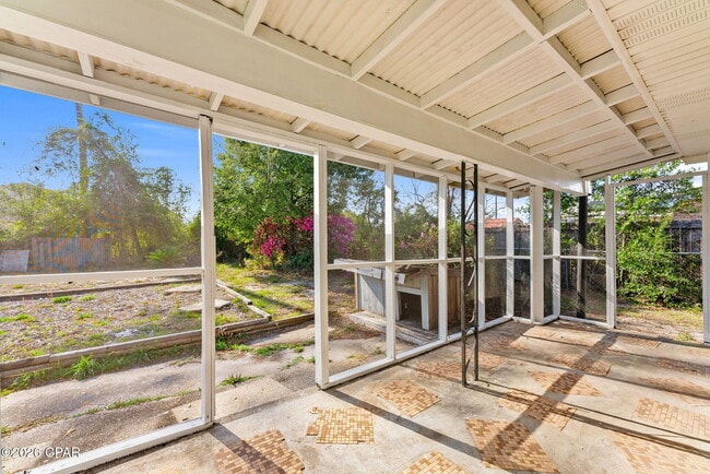 Building Photo - 2004 Greenbriar Blvd