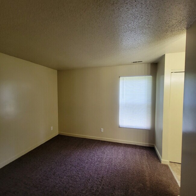 Building Photo - Brightwood 3BR/2BA House w/Attached Garage!