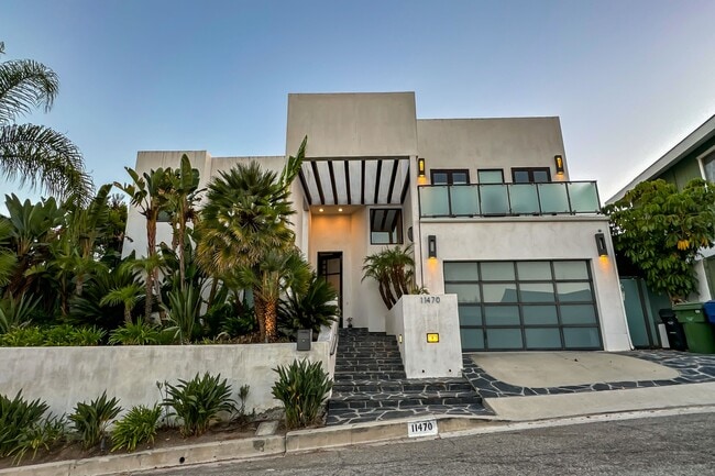 Building Photo - 11470 Dona Evita Dr