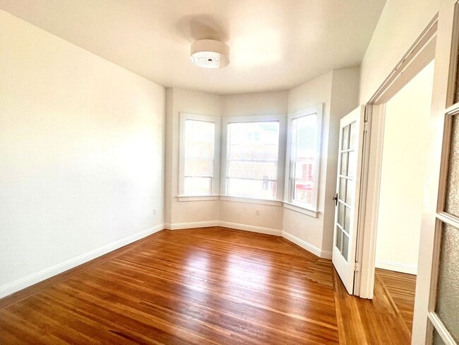 Building Photo - Fully Renovated Bright Corner Apartment wi...