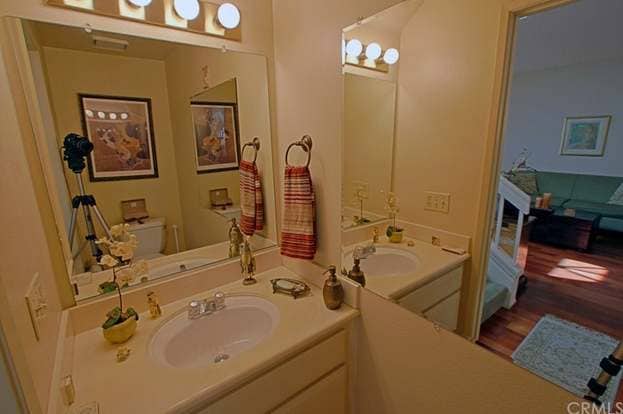 Building Photo - 39 Goldenrod-