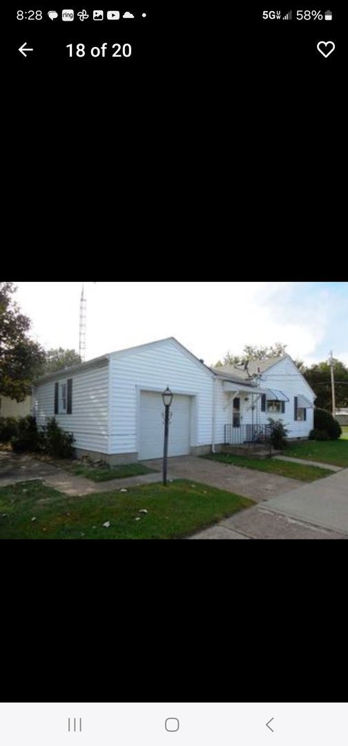 Building Photo - Great 4 bedroom with garage