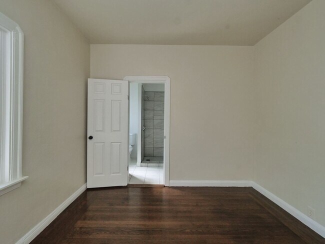 Building Photo - 1475 70th Ave