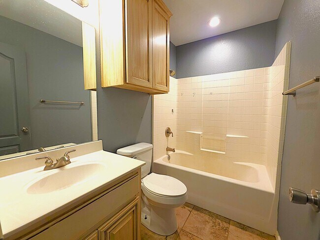 Building Photo - 3323 Mugsy Dr