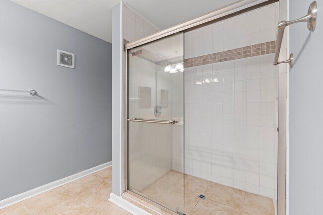 Building Photo - 3591 Kernan Blvd S