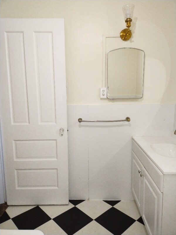 Building Photo - 3523 Clifton Ave