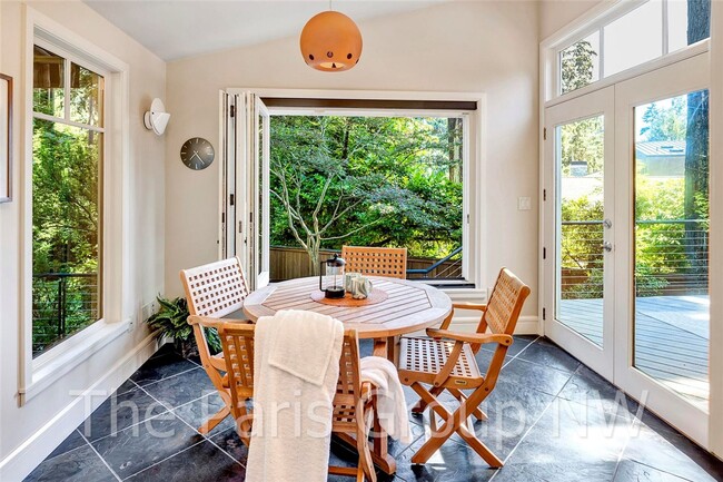 Building Photo - Extraordinary Custom Enatai Home *4min to DT Bellevue *High End Finishes * Central AC *EV Charger