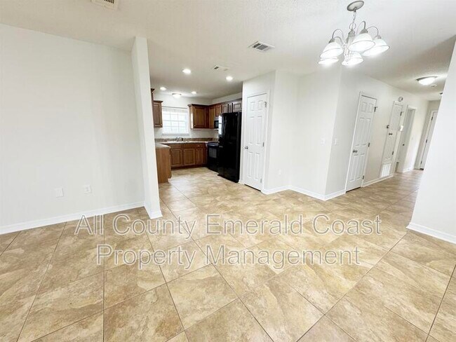 Building Photo - 293 Dahlquist Dr