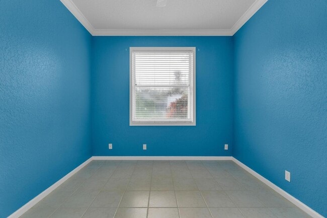 Building Photo - 10664 Royal Caribbean Cir
